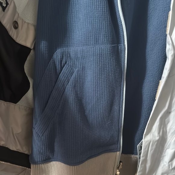 Bonfire like new ski jacket - Picture 8 of 11